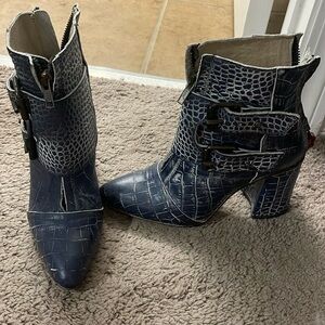 BLUE FREEBIRDS JOEY SIZE 6